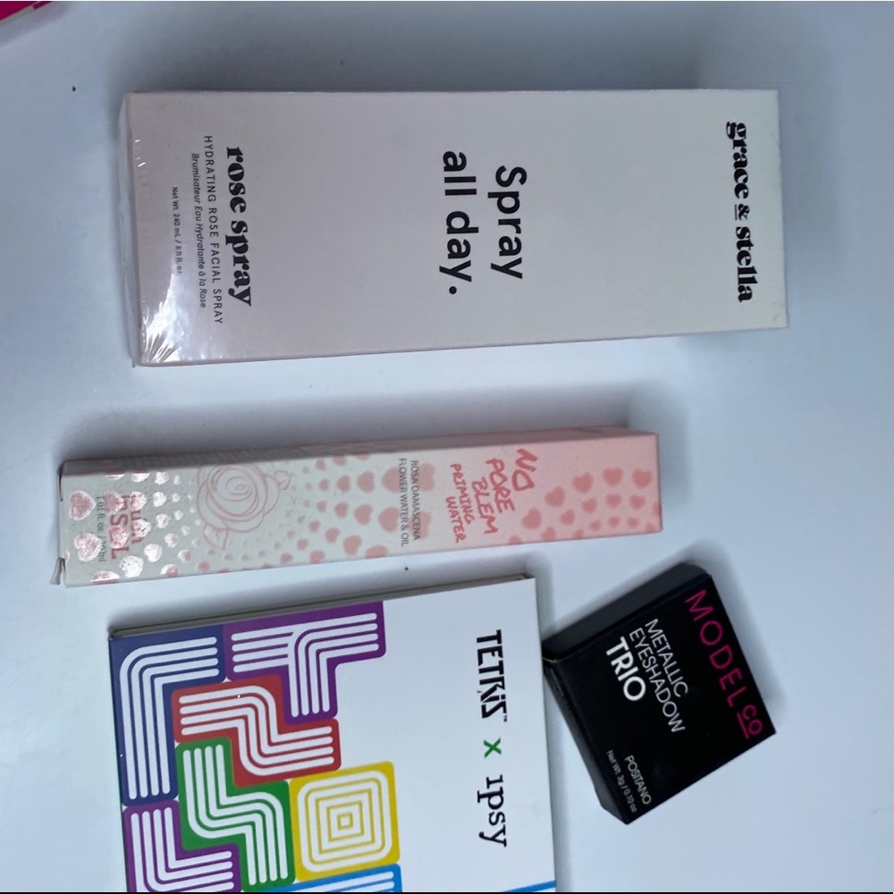 Lot 2 of makeup bundle NEW - Picture 2 of 5